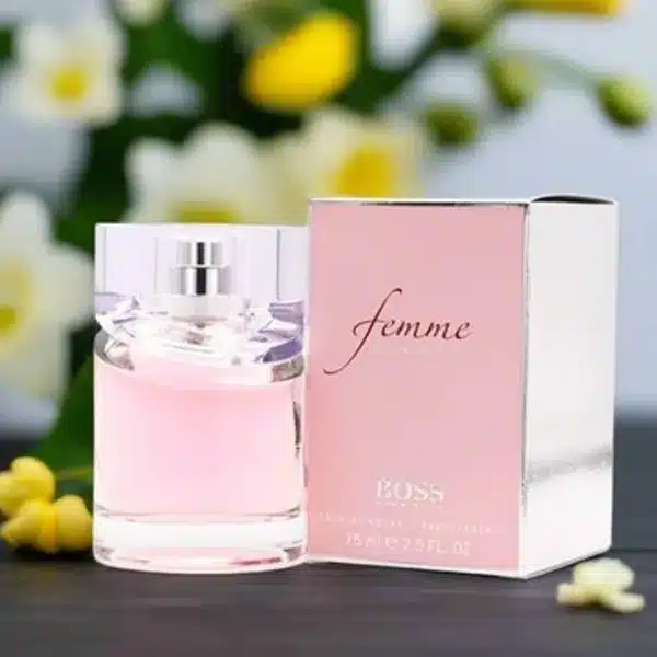 HUGO BOSS – Femme: Utelešenje prefinjene ženskosti 8 Economic parfumi - parfum Odkrijte čarobni svet HUGO BOSS – Femme, dišave, ki uteleša nežnost, eleganco in samozavest. Preberite, zakaj ta parfum velja za simbol ženstvene moči in večne elegance.