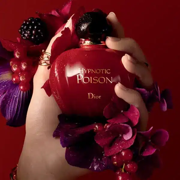 205 ECONOMIC – DIOR – HYPNOTIC POISON: Zapeljiva moč skrivnostnega parfuma, ki očara vsakogar 9 Economic parfumi - parfum DIOR – HYPNOTIC POISON: 7 Razlogov, Zakaj Ta Parfum Očara Vsakogar